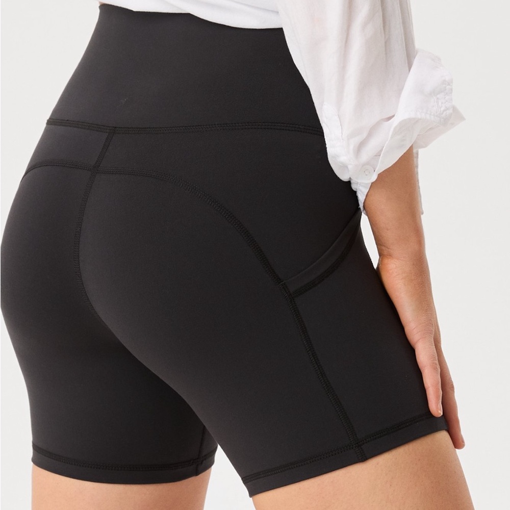 Aerie “the Hugger” biker athletic shorts 5”